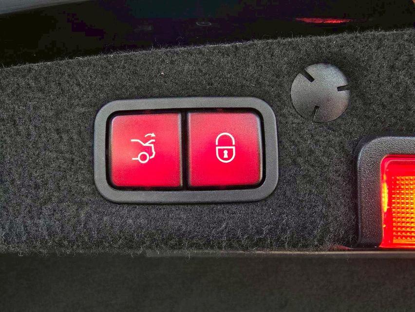 รหัสรถ WMT13 📌 BENZ C300 Bluetec Hybrid AMG ปี 2015 16