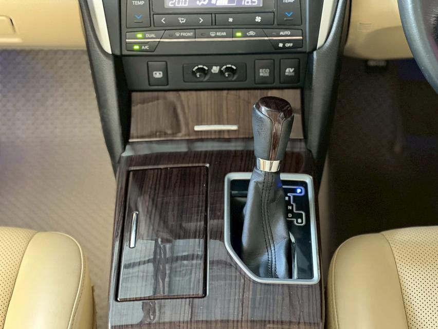 TOYOTA CAMRY 2.5 HV NAVI ปี 2017 โฉม ปี12-18 สีขาว 15