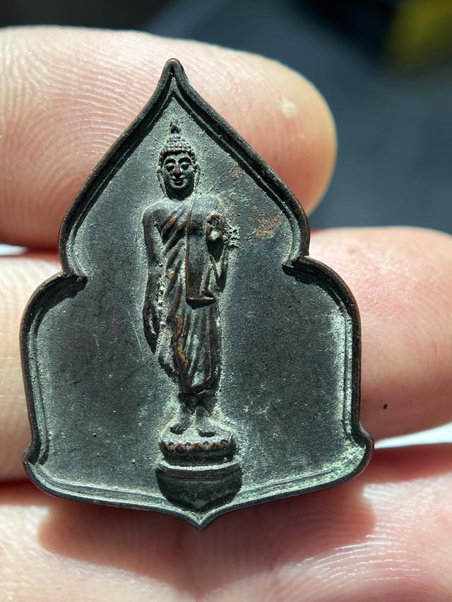 เหรียญพระลีลาประทานพร 