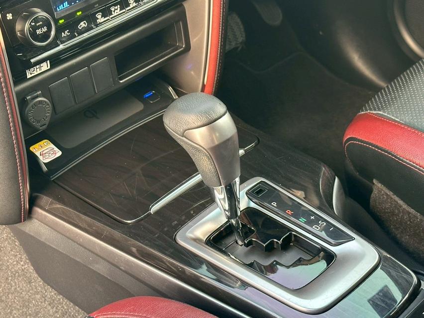 Toyota Fortuner 2.4 Legender 2WD 2021• Mileage: 83,000 km. 16