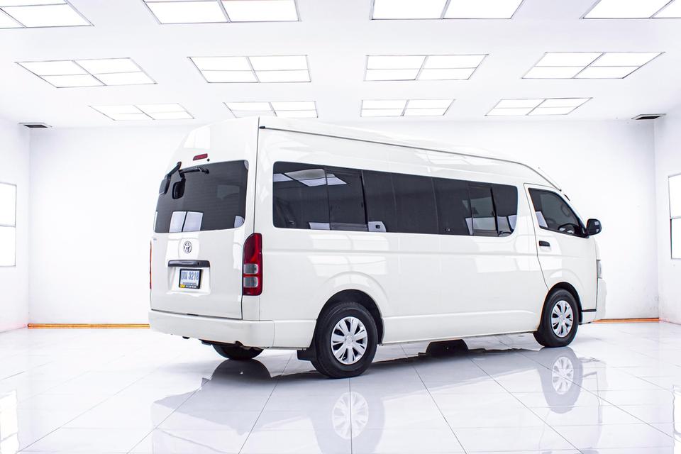 TOYOTA COMMUTER 2.5 D4D 2011  12