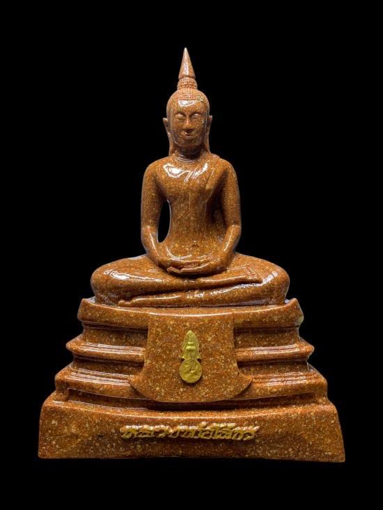 พระบูชาหลวงพ่อโสธร หน้าตัก 5 นิ้ว เนื้อเรซิ่น วัดหลวงพ่อโสธร แปดริ้ว ปี 41 เนื้อกระเบื้องเคลือบ หน้าตัก 5 นิ้ว สูงรวมฐาน 9.5 นิ้ว ฐาน 7 นิ้ว