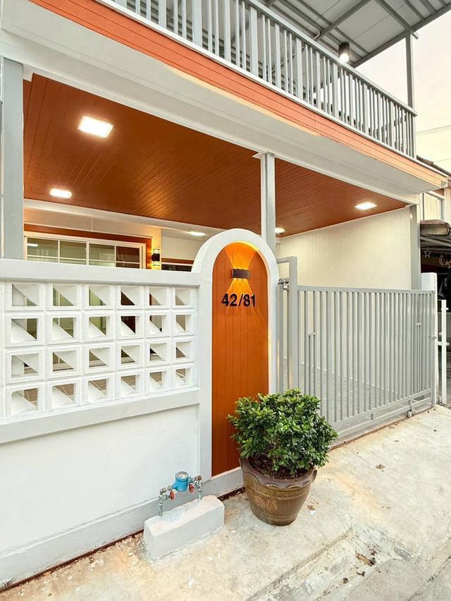 พฤกษา45 ถนนวัดลาดปลาดุกทาวน์เฮ้าส์ 2 ชั้น แปลงมุมกลับรถ ตกแต่งใหม่พร้อมอยู่ ต้นสายรถเมล์ไปตลาดบางใหญ่ อ. บางใหญ่ จ.นนทบุรี 2