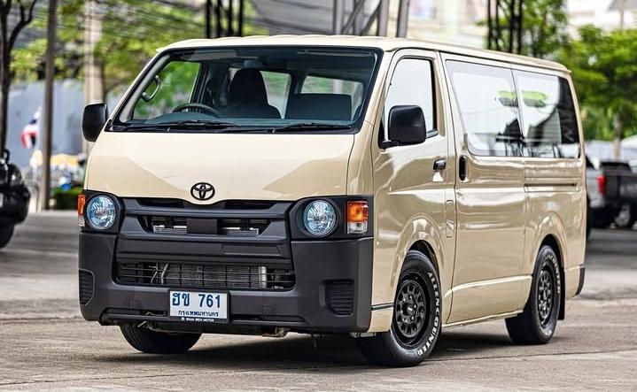 Toyota Hiace สีสวยๆ