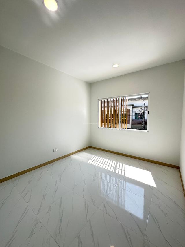 หมู่บ้านฮาบิเทีย เลียบคลองสอง 14