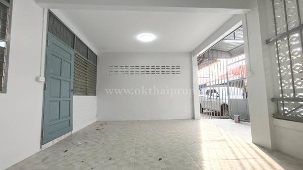ทาวน์เฮ้าส์ หมู่บ้านพฤกษา 3 ถนนวัดลาดปลาดุก บางบัวทอง นนทบุรี 4