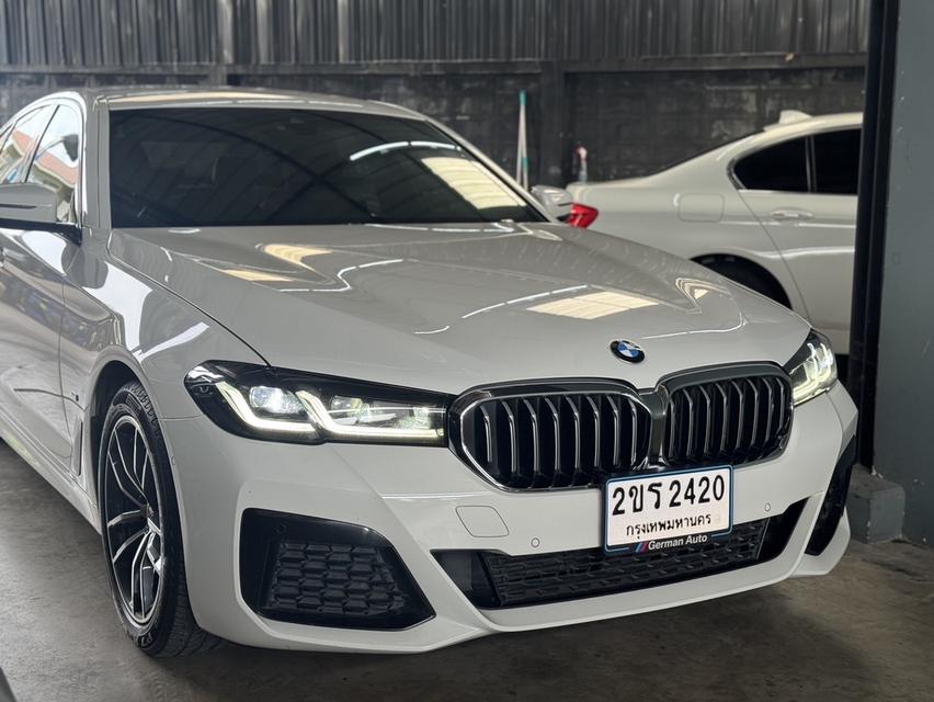 รหัสรถ BM2420 BMW 520d M-Sport LCI 2022