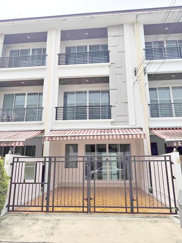 บ้าน กลางเมือง ลาดพร้าว 87 เช่า ทาวน์โฮม 3 ชั้น 4ห้องนอน 1
