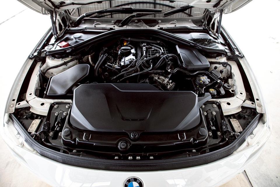 BMW 320i Luxury ปี 2016 5