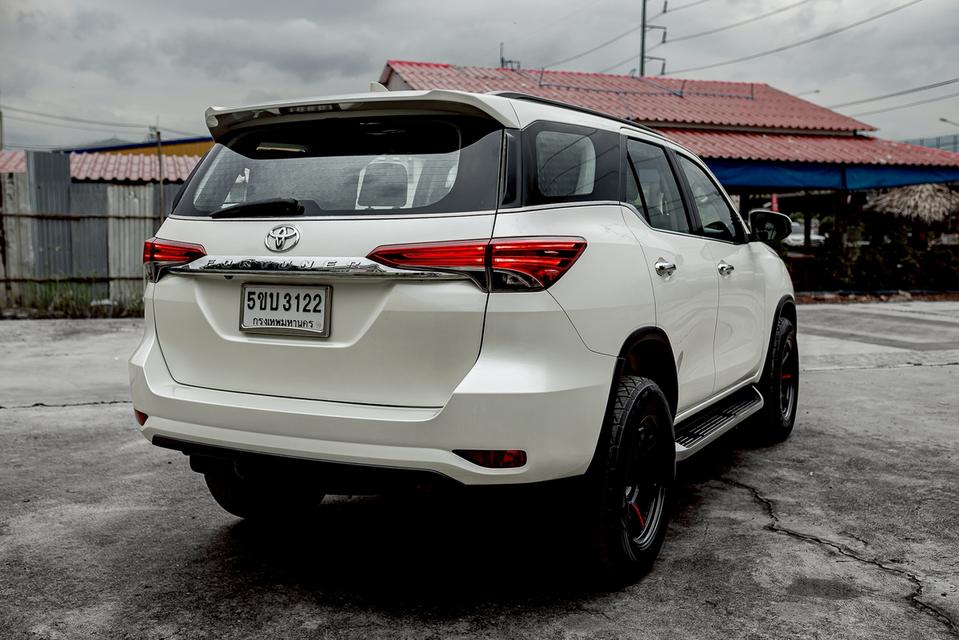 Toyota Fortuner 2.4V ปี19จด21 7