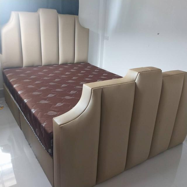 เตียงพร้อมที่นอน 5 ฟุต (ที่นอนสภาพ 99% ยางสังเคราะห์พีอี+ยางพาราอัด ไม่ยุบ) ที่นอนงอได้ไม่ยุบรับน้ำหนักได้เยอะ ไม่ใช่สปริง ไม่ยุบ ที่นอนยังไม่เคยใช้