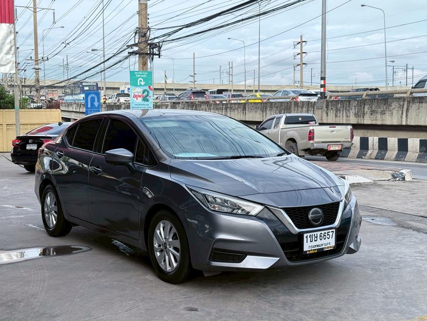 Nissan  11