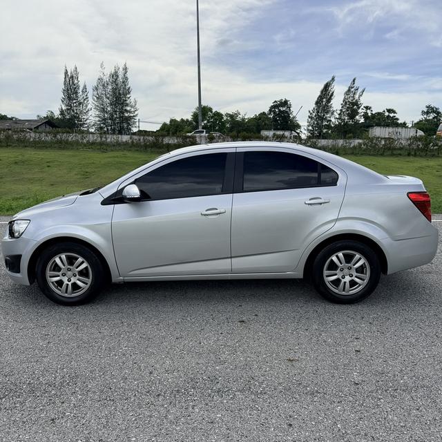 CHEVROLET SONIC LT AUTO 2015 ❇️น็อตไม่ขยับ ไม่เคยชน ไม่เคยแก็ส ✅ภายในสะอาด ไมล์แท้9หมื่นโล ❇️ประหยัดน้ำมัน มีรับประกันรถ รูปย่อยที่ 4