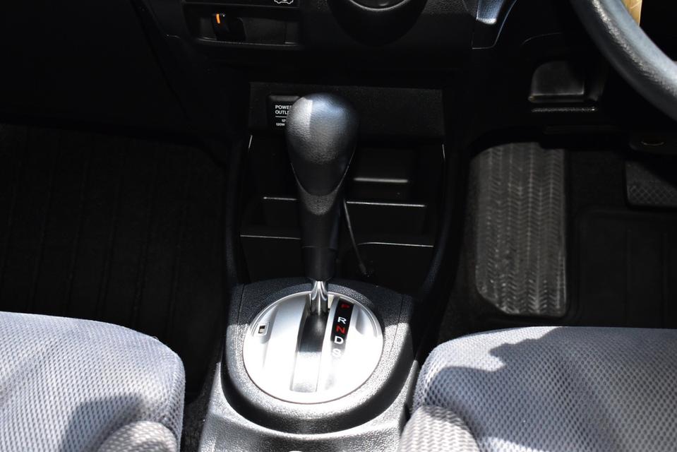 HONDA JAZZ 1.5SV 2011 เบนซิน 17