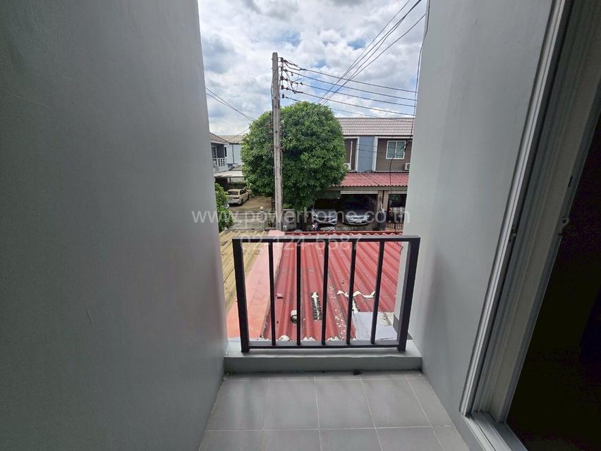 หมู่บ้านอารียาคัลเลอร์ ใกล้สถานีรถไฟฟ้าสายสีแดง ถนนวิภาวดี ต.หลักหก อ.เมืองปทุมธานี จ.ปทุมธานี 15