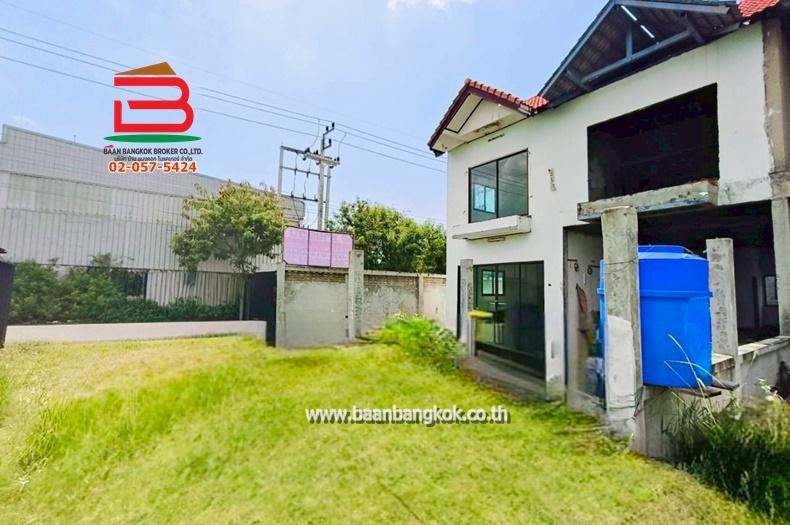 ที่ดินพร้อมสิ่งปลูกสร้าง เนื้อที่ 183 ตรว. ใกล้บิ๊กซี ลำลูกกาคลอง 4 ถนนวิภาวดี ต.ลาดสวาย อ.ลำลูกกา จ.ปทุมธานี 3