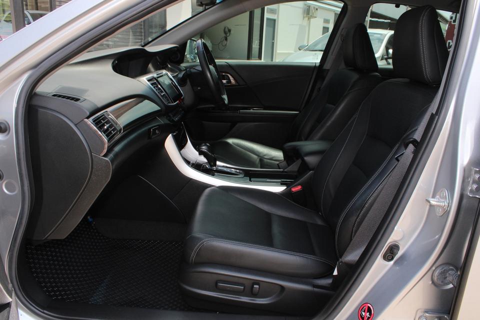 HONDA ACCORD 2.0 E สีเงิน ปี18 รูปที่ 11