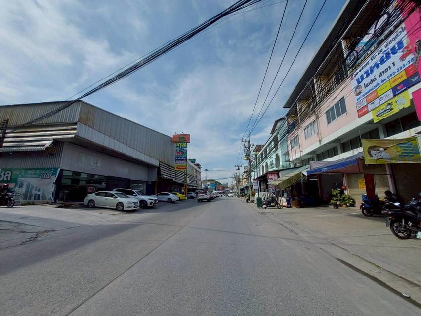 ขายตึก 3 ชั้น 2 คูหา ถนนเพ่งน้อยไม้ คลอง2 ลำลูกกา 4