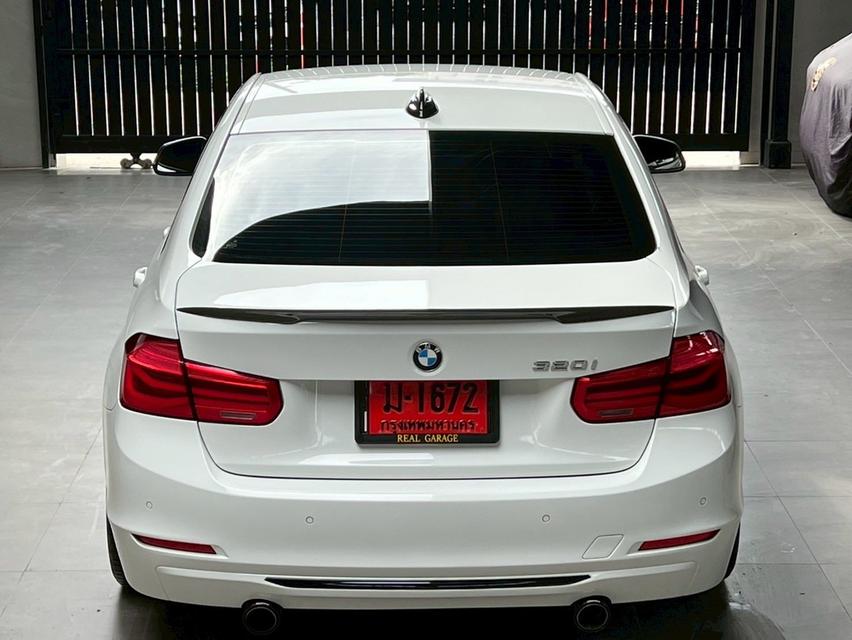 BMW 320i 2.0 F30 Sedan 9