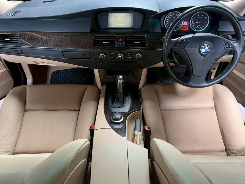 BMW 523i 2.5 E60 Sedan 8