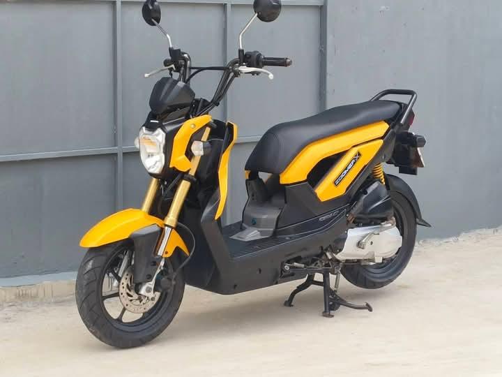 Honda Zoomer X สีเหลือง 14