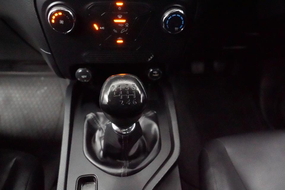 FORD RANGER Standard Cab 2.2 XL MT ปี 2021 สี ขาว 16