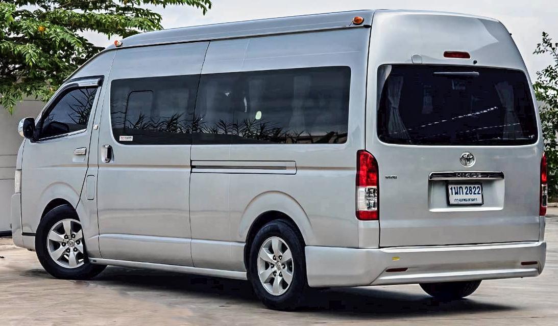 TOYOTA COMMUTER 3.0 ดีเซล 15