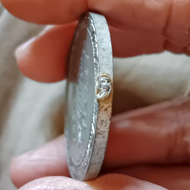 เหรียญสมเด็จพระนเรศวรมหาราช กู้ชาติ พ.ศ.2484 เนื้อดีบุก​ มีรอยตัดห่วง 3