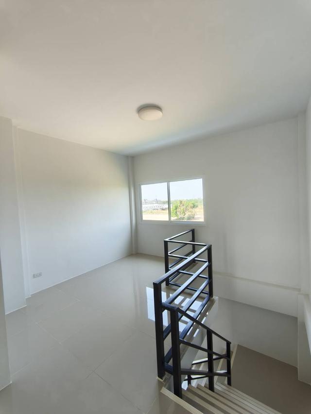 ตึกแถว 3 ชั้น ครึ่ง ถนนข้าวหลาม บางแสน จ.ชลบุรี 16