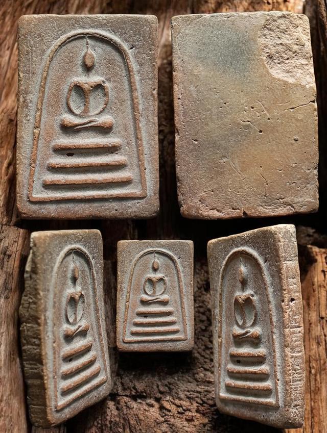 เปิดสมเด็จเนื้อดินสามชั้นหลวงพ่อกวยยุคต้นชอบทักได้ครับ รูปที่ 3