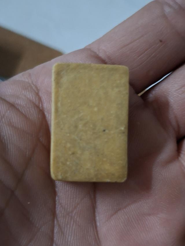 พระสมเด็จแวกหม่านพ่อกวยเนื้อผงน้ำมัน รูปที่ 2