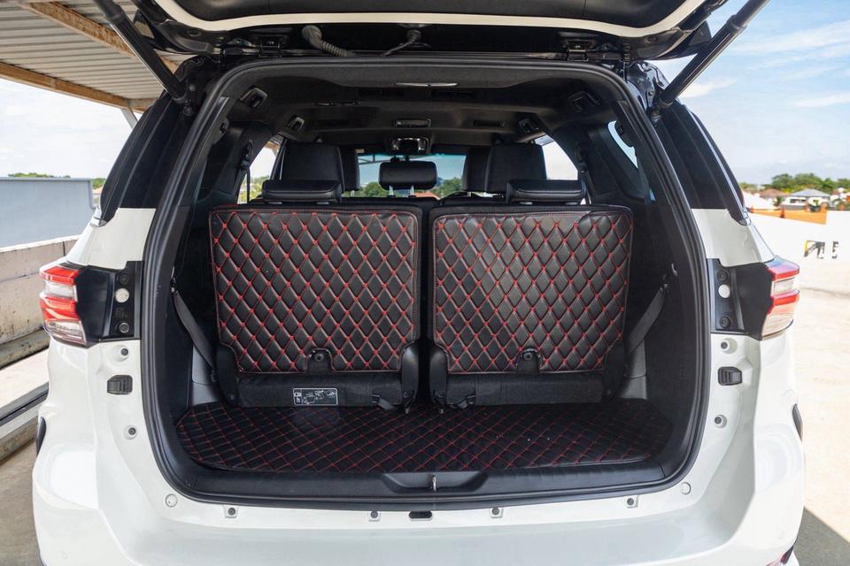 ✨ TOYOTA FORTUNER 2.4 LEGENDER 4WD AT Black Top ปี 2022 แท้ รูปที่ 19