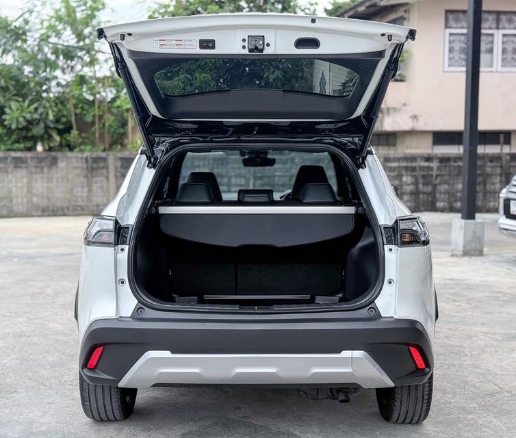 ปี 2023 TOYOTA COROLLA CROSS, 1.8 HYBRIDGR SPORT สีขาว ตัวท็อปสุดหลังคาซันรูฟ 12