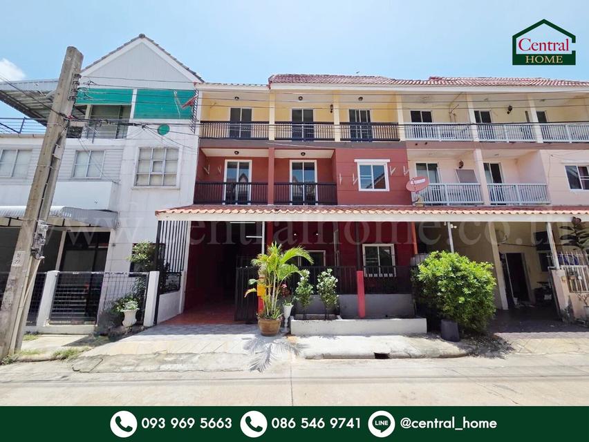 ทาวน์โฮม 3 ชั้น บ้านลูกกอล์ฟ พรีเมี่ยม เมืองทองธานี - ปากเกร็ด