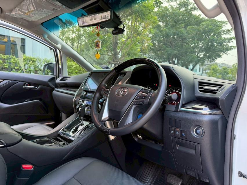 Toyota ALPHARD 2.5 SC PACKAGE ปี 2023 รถมือเดียว สภาพป้ายแดง กลิ่นใหม่ยังอยู่ 11