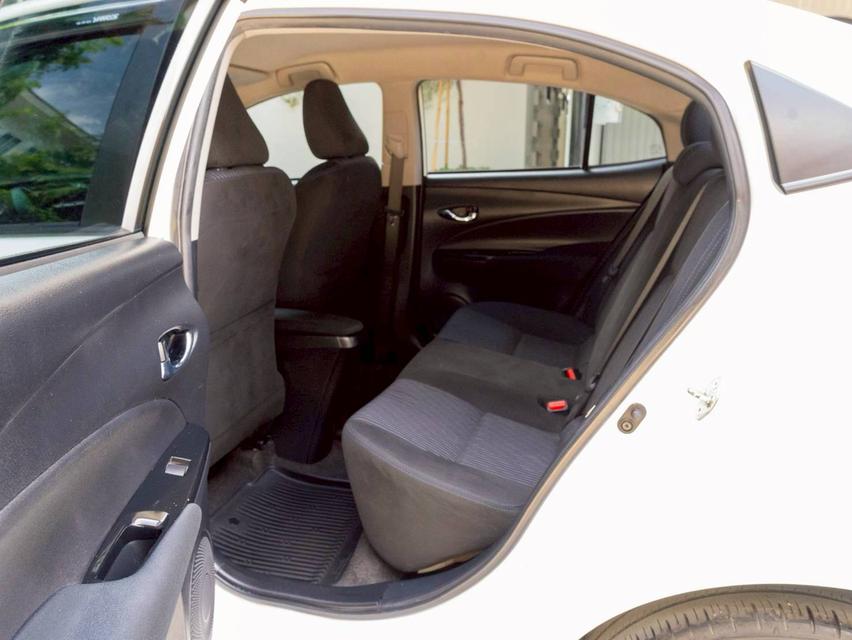 Toyota Yaris Ativ 1.2G ปี2018 10