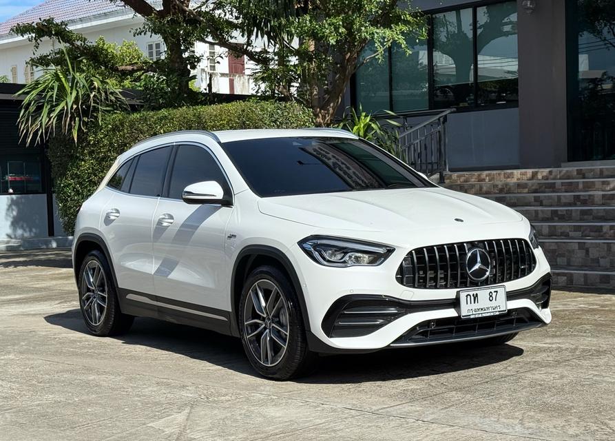 2022 BENZ GLA35 รถมือเดียวออกป้ายแดง สภาพป้ายแดง รถวิ่งน้อยเพียง 40,000 กม ไม่เคยมีอุบัติเหตุครับ