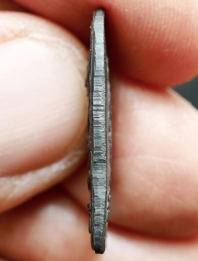 เหรียญซุ้มกอหลวงปู่ทวด วัดช้างให้ ปี 06 ทองแดงรมดำ....เดิมๆ # 2 รูปที่ 8