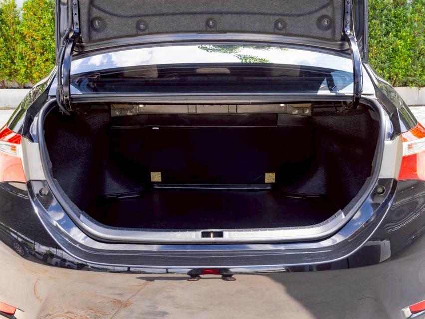 Toyota Altis 1.8E ปี 2014 13