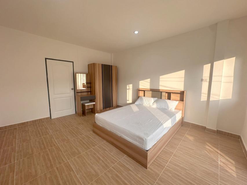 วนารมย์ ถ.ฉลองกรุง 24 16