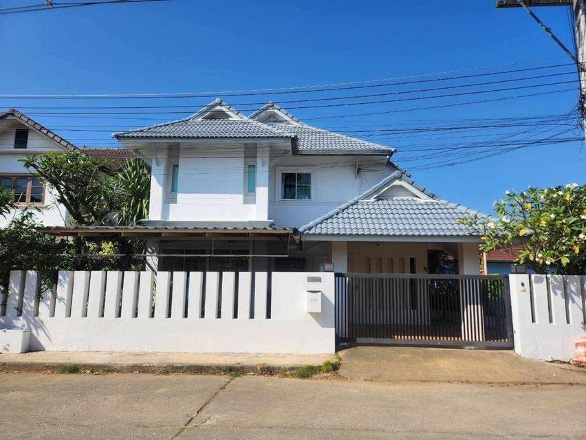 🏡 บ้านเดี่ยวสองชั้นในโครงการ ใกล้ตลาด ห้างสรรพสินค้า โรงพยาบาล #เมืองเชียงใหม่ ราคาเพียง 25,000 บาท/เดือน ✨ 清迈双层独栋别墅出租 2 卧室 3 卫生间 – 租金 25,000 泰铢/月 ✨ 1