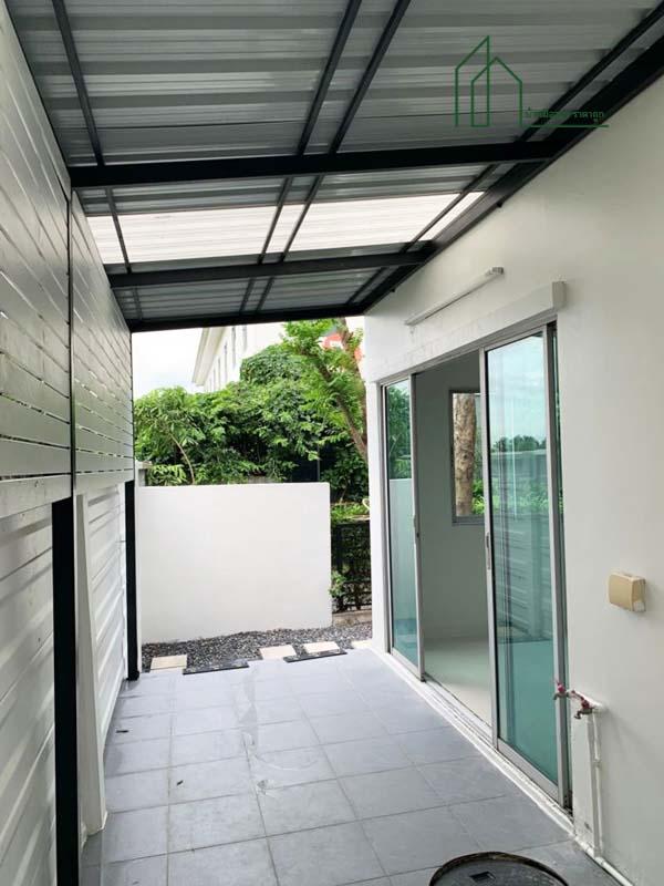 ทาวน์เฮาส์ 2 ชั้น  หลังมุม หมู่บ้านเดอะคอนเน็ค 22 ( มีนบุรี-รามอินทรา ) ถนนสุวินทวงศ์  8