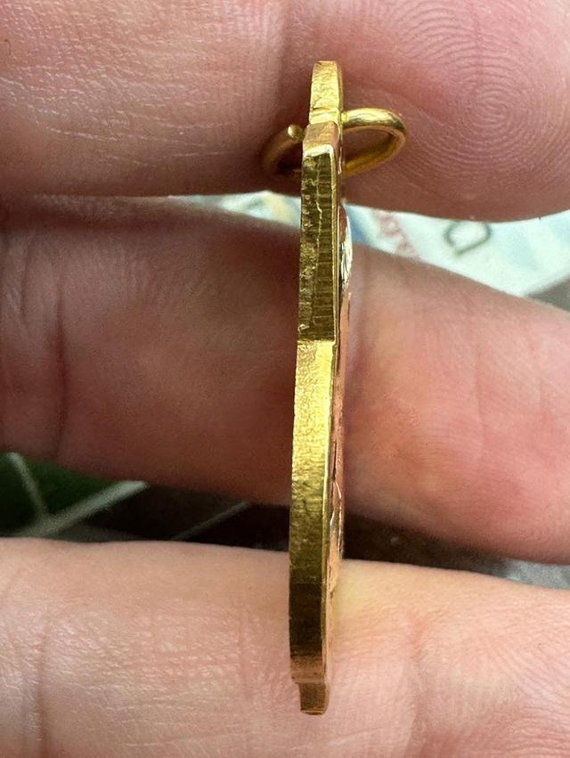 เหรียญที่ระลึกในหลวงรัชกาลที่ 9 รุ่นอนุสรณ์มหาราช (เสมา 3 รอบ) ปี พ.ศ. 2506 8