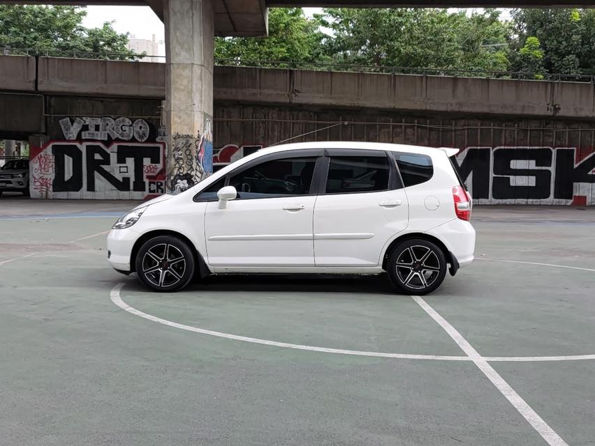 ขายรถ Honda Jazz 1.5 ปี 2005 สีขาว เกียร์ออโต้ 7