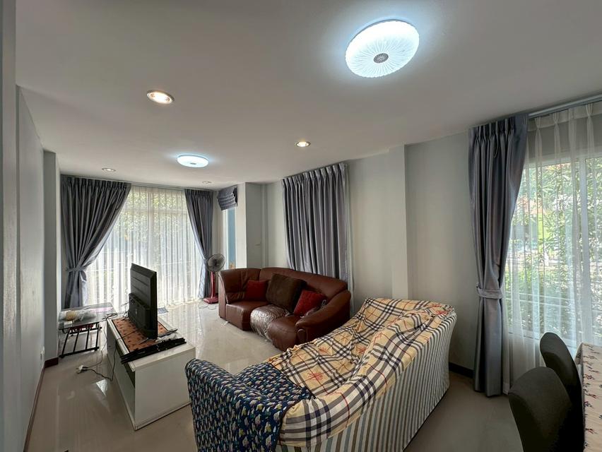 บ้านเดี่ยว ลลิล อินเดอะพาร์ค ศรีนครินทร์ - เทพารักษ์ แพรกษาใหม่  ( หลังมุมถนนเมน ) ซอยมังกรขันดี เมืองสมุทรปราการ 4