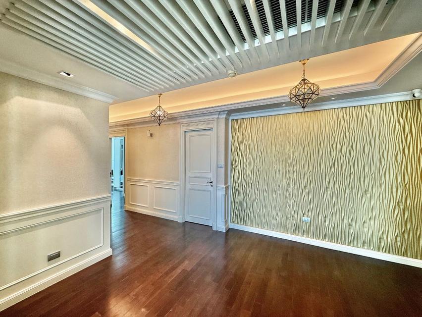Aguston Sukhumvit 22 Penthouse 3 Story 4 Beds, 4 Baths and Rooftop Garden High Floor, Fully furnished 6