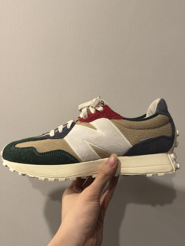 New balance 327 ‘Golden Hour Nightwatch Green’ 7