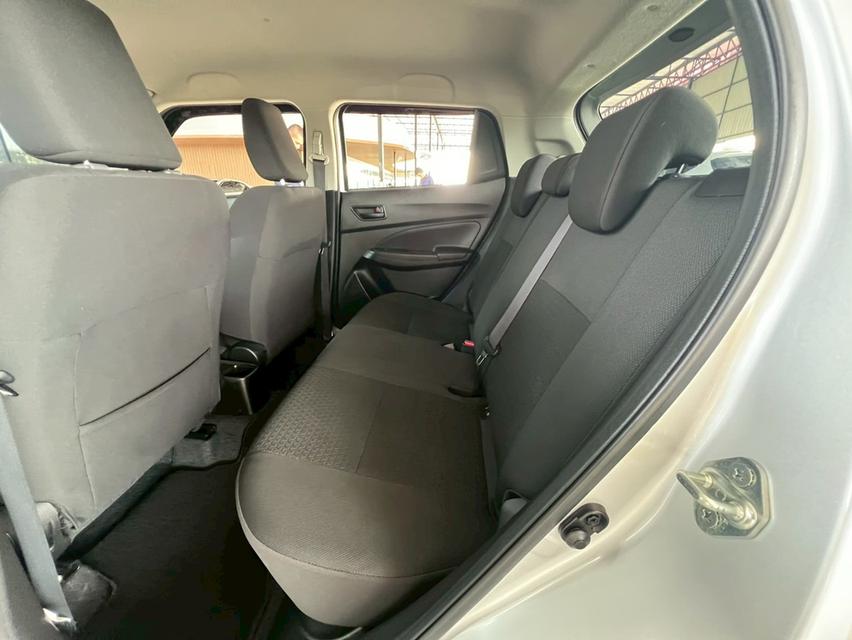 ปี 2018 SUZUKI SWIFT 1.2 GLรถสวย วิ่งน้อย ไมล์ 64,915 กิโลเท่านั้น รถมือเดียว คู่มือบุ๊คเซอร์วิสครบ  10