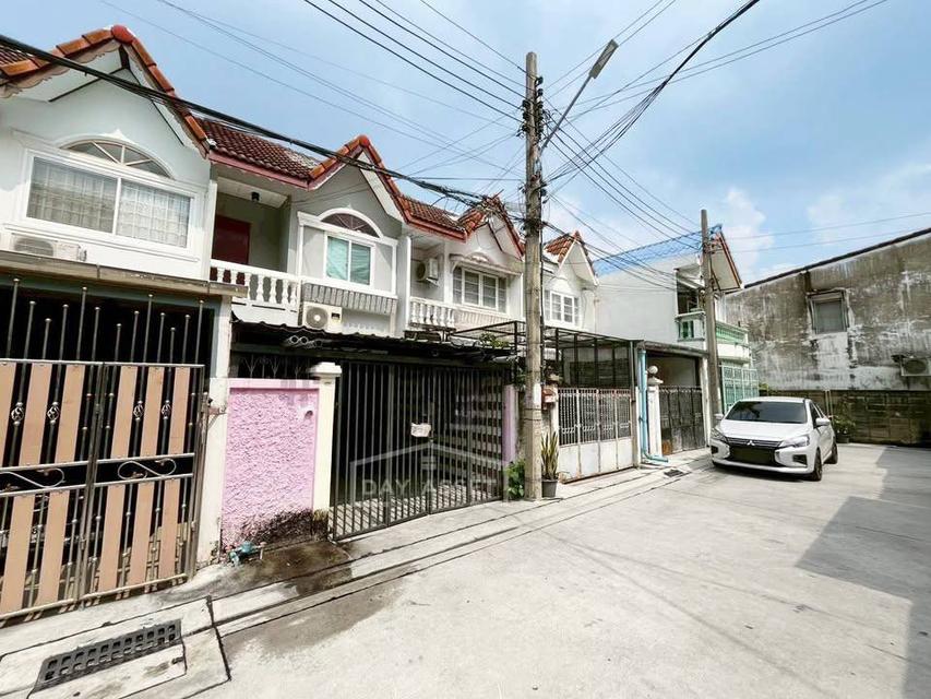 ขายถูกทาวน์เฮ้าส์ 2 ชั้น หมู่บ้านสุรางค์ ซ.แจ้งวัฒนะ-ปากเกร็ด 7 ถ.แจ้งวัฒนะ ต.ปากเกร็ด อ.ปากเกร็ด จ.นนทบุรี 11120 1