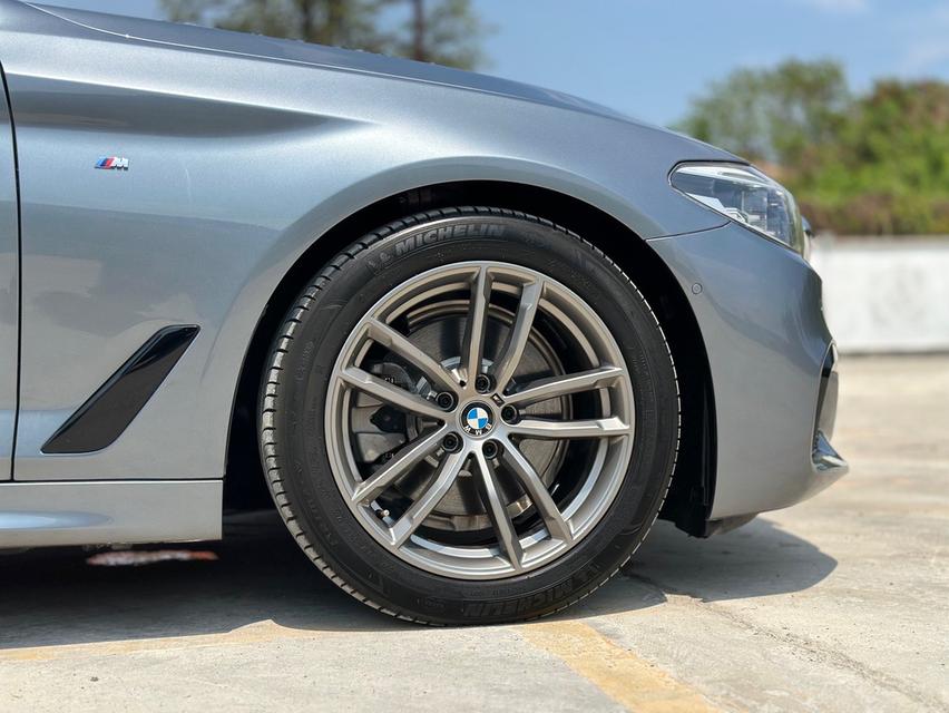 รหัสรถ PAT1966 BMW 520d M Sport สีเทาดำ ปี2019  6